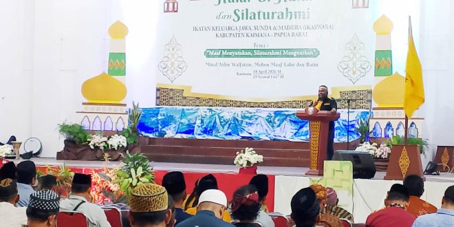 Halal Bi Halal Ikaswara, Wabup Isak Sebut Ikaswara Bagian dari Sejarah Pembangunan Kaimana