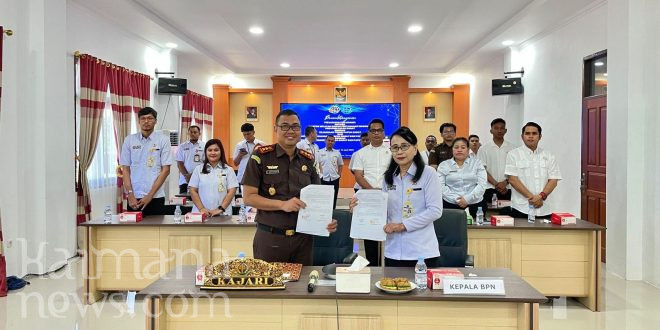 Kantor Pertanahan dan Kejaksaan Negeri Kaimana Teken PKS Optimalisasi Tugas dan Fungsi Bersama