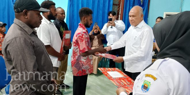 Resmi Bergulir, Bupati Hasan Serahkan SK ke Pendamping Program SAMI SAKA