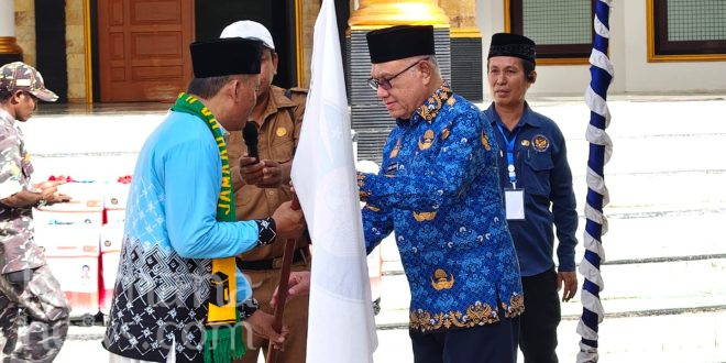 Lepas 16 JCH Kaimana, Bupati Pesan Doakan Umat yang Belum Melaksanakan Ibadah Haji