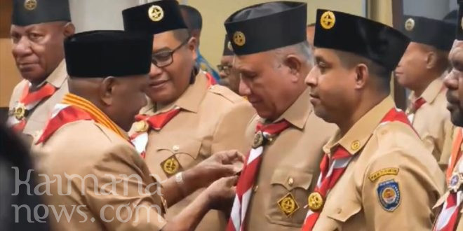 Bupati Hasan Achmad Resmi Dilantik sebagai Ketua Mabicab Gerakan Pramuka Kaimana