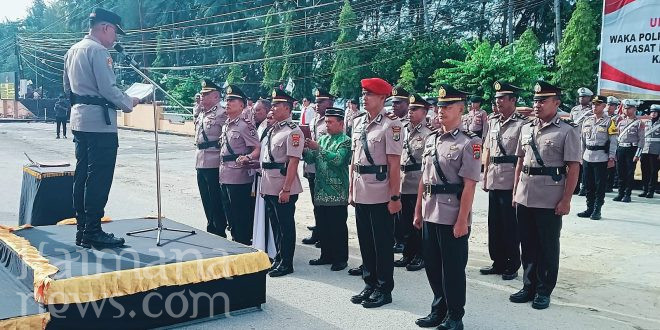 Kapolres Kaimana Pimpin Upacara Sertijab 8 PJU dan Kapolsek