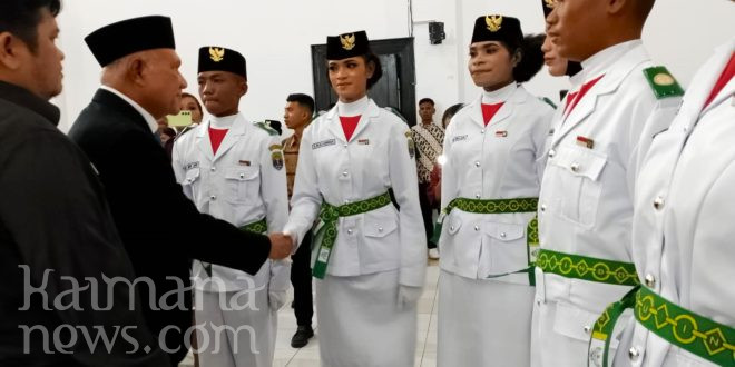 Rovina Awujani Asal Yamor dan Klara Luanmasar Dipercayakan Bawa Baki Bendera HUT 81 RI